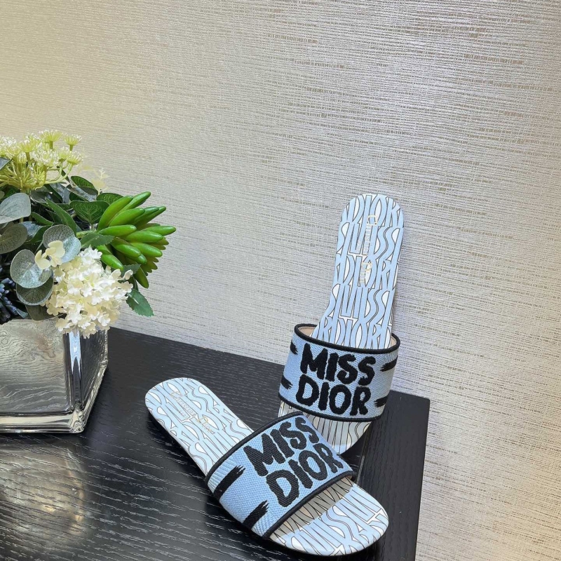 ch**an D*or slippers